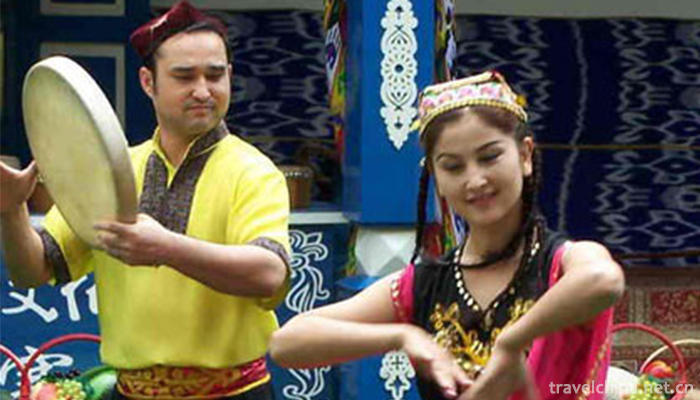 Uygur-Costume1
