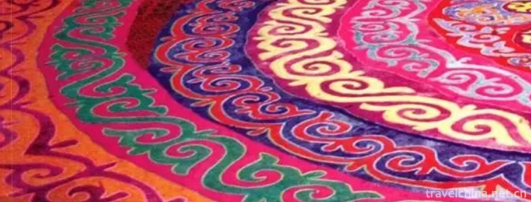 Weaving and Dyeing Techniques of Uygur Felts and Printed Fabrics