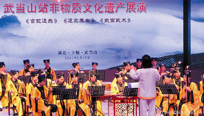 Wudang-Mountain-Palace-Viewing-Taoist-Music1