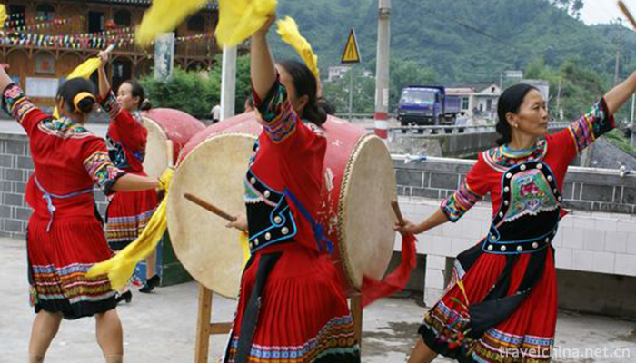 Encouragement-of-Miao-Nationality-in-Western-Hunan1