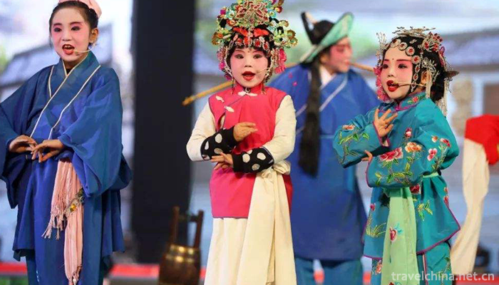 Xinjiang-Opera1