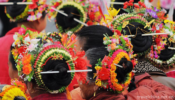The-Custom-of-Hupu-Women1