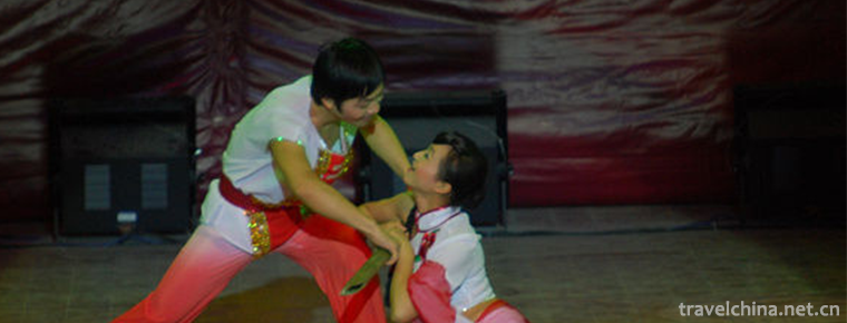 Yihuanghe Bar Dance