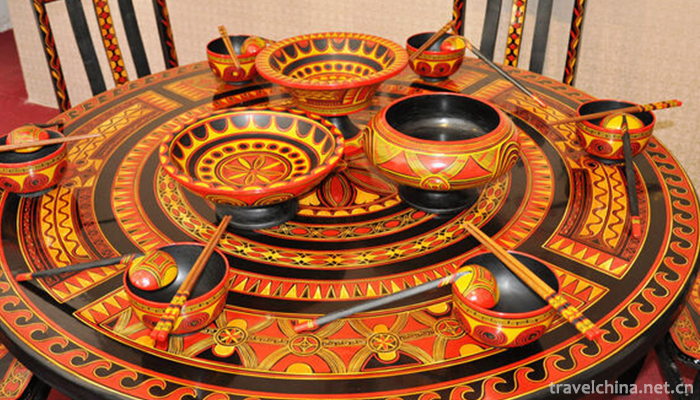 The-Decorative-Techniques-of-Yi-Lacquerware1