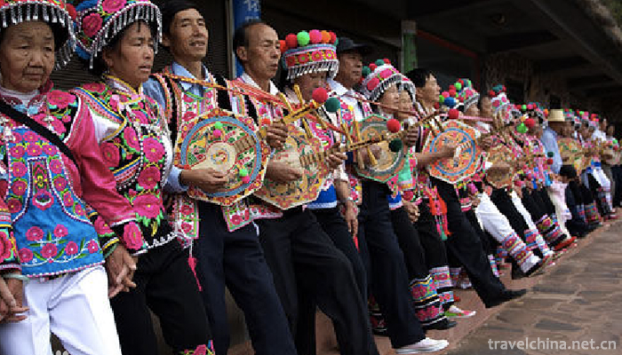 Left-Foot-Dance-of-Yi-Nationality1