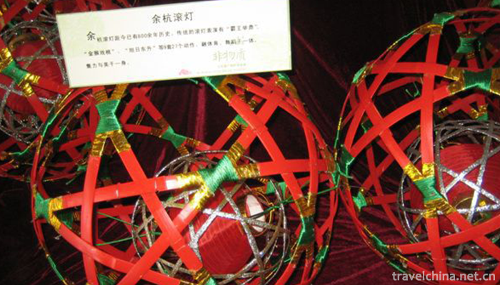 Yuhang-Rolling-Lamp1