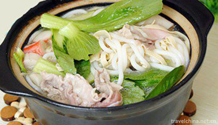 Yunnan-Mengzi-Crossing-Bridge-Rice-noodles1