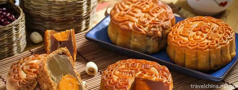 Traditional craftsmanship of moon cakes