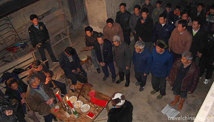 Folk-Beating-and-Playing-in-Zhijiang1