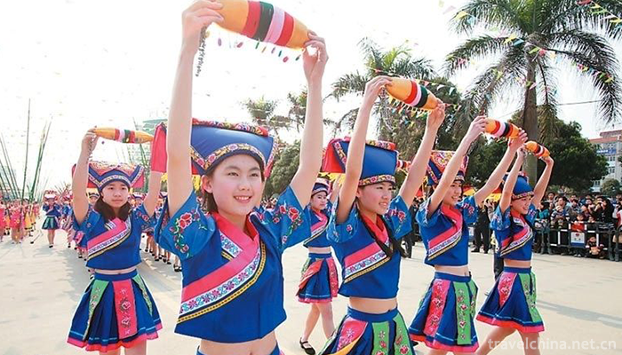 Song-pool-of-the-Zhuang-nationality1